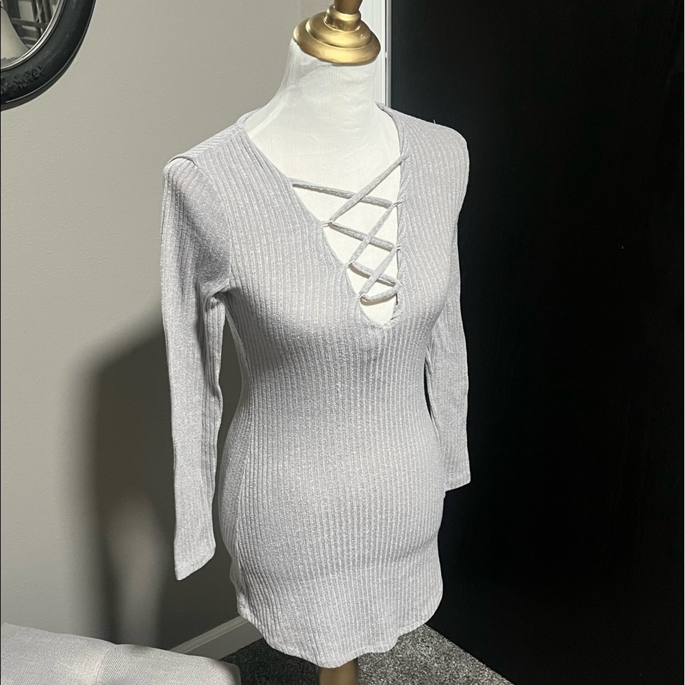 Gray ribbed lattice neck top size small